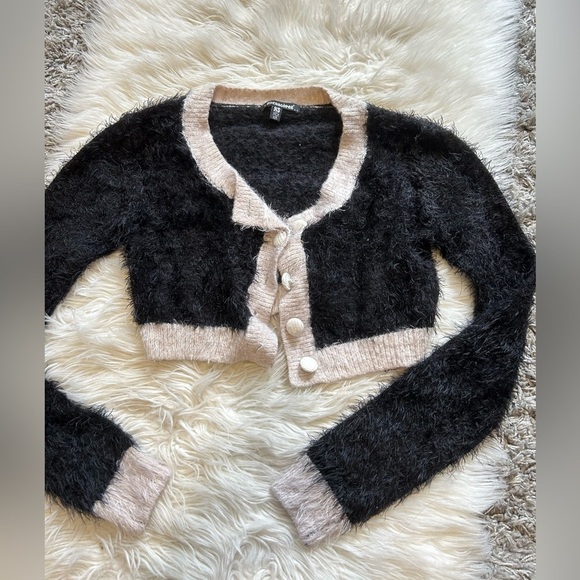 Black & Cream fuzzy cropped cardigan - Picture 1 of 1